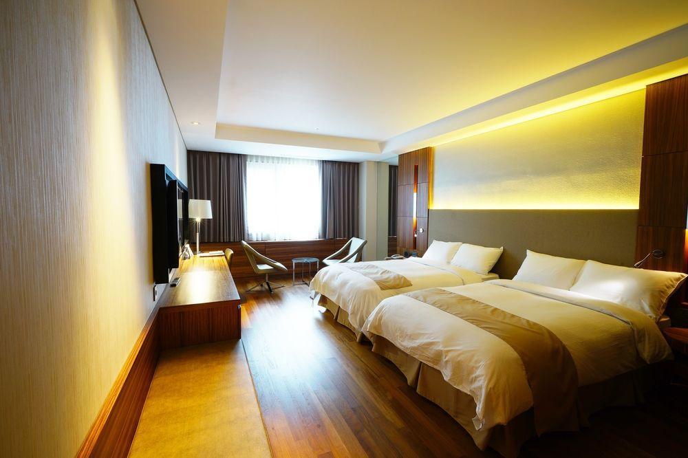 Pacific 4*