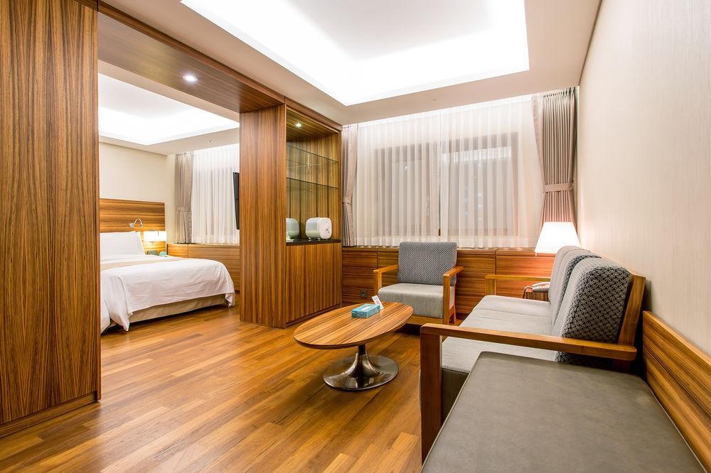 Pacific Hotel