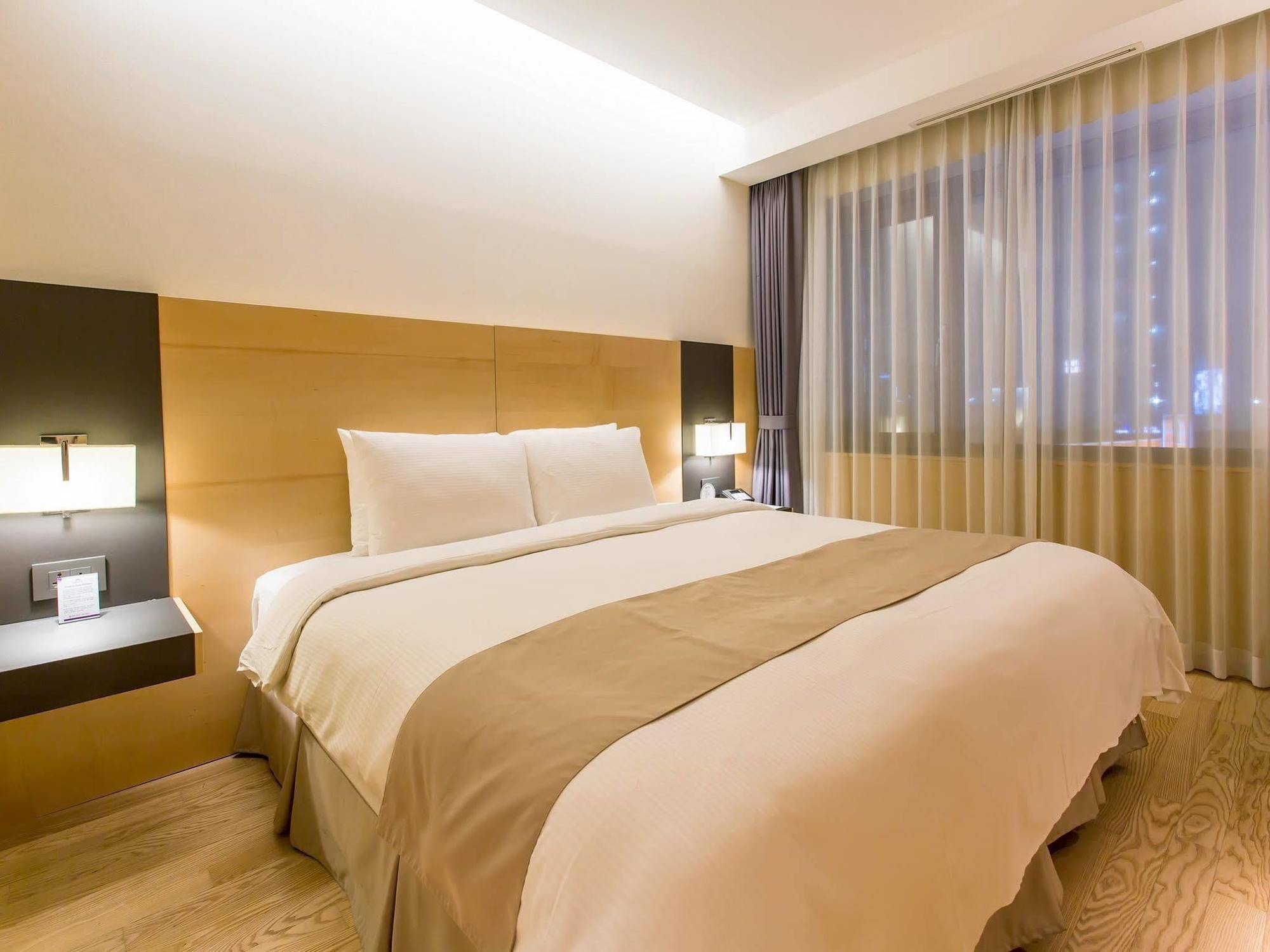Hotel Pacific